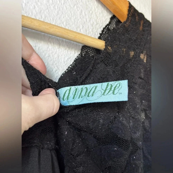 Lace Tank Sleeveless Black Work Blouse - Picture 5 of 5